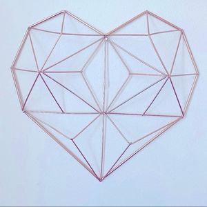 Rose gold wire heart wall decor shelf